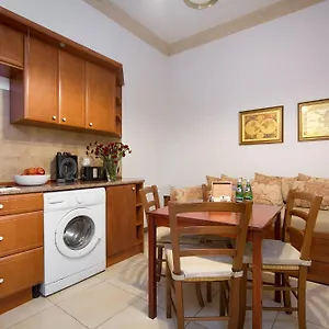 B12 - Comfort Apartemnts City Center Апартаменты