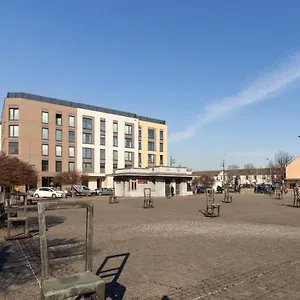 Solna With Parking Cracow By Renters Apartament