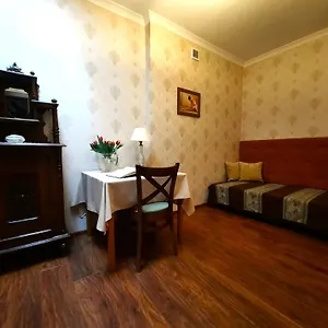 apartamenty-retro.poznan-hotels.com/